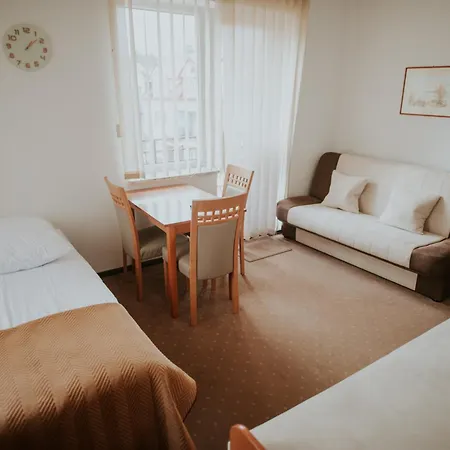 ベッド・アンド・ブレックファスト Wiking Jastrzębia Góra